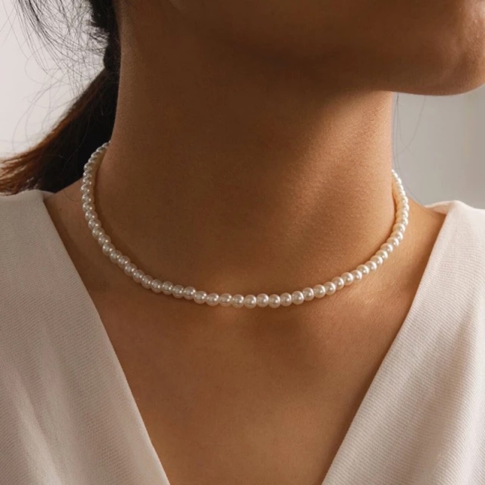 Faux pearls necklace, new